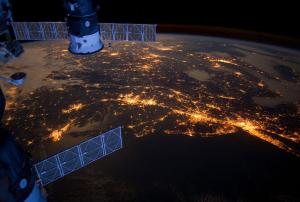 Nighttime photograph of the eastern coast of the United States seen from ISS.