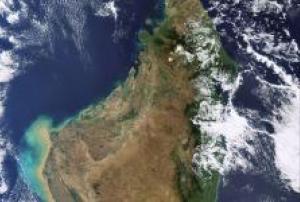 Image of Madagascar acquired by Envisat's Medium Resolution Imaging Spectrometer (MERIS) instrument on 30 June 2009 